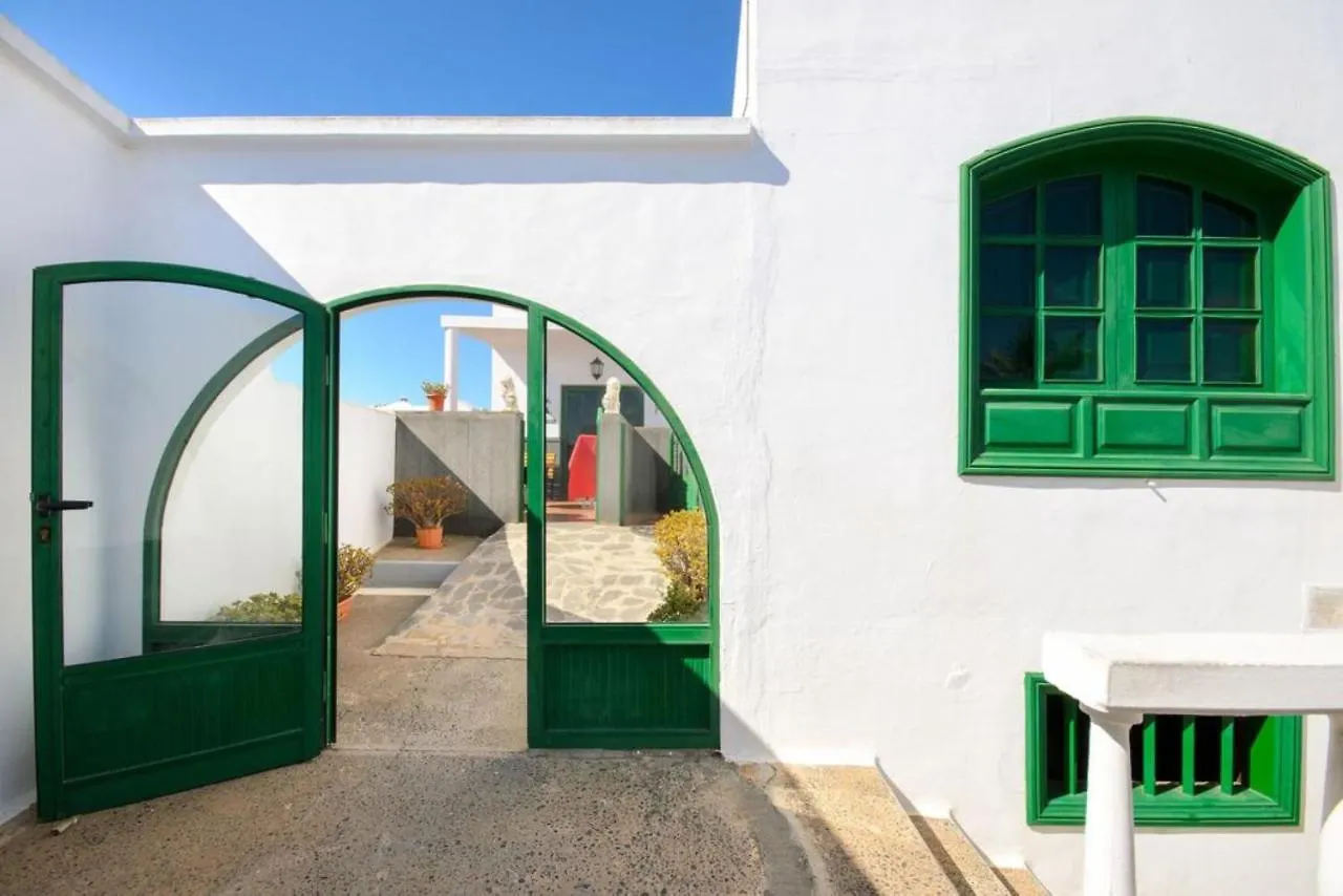 Hotel-Finca Rural Jose Manuel 28Pax San Bartolome  Country house